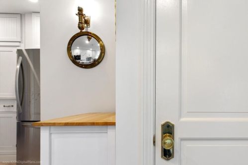 4 Capella, Middletown RI 02840-1587 exterior