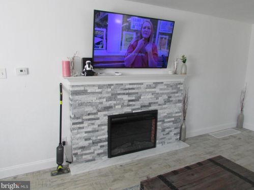 737 Byberry Rd, Philadelphia PA 19154-1842 exterior