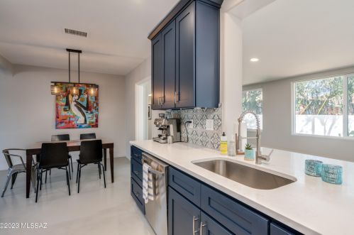 221 Calle De Jardin, Tucson AZ  85711-3406 exterior