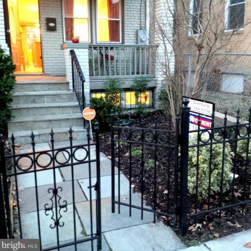 2430 4th St, Washington DC  20002-1202 exterior