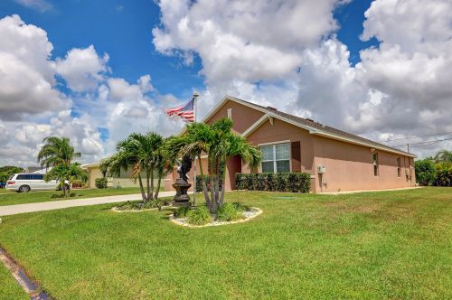 1229 Albenga Ave, Fort Pierce FL  34953-5030 exterior