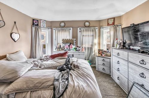 6 Cottage St, Derby CT 06418-1503 exterior