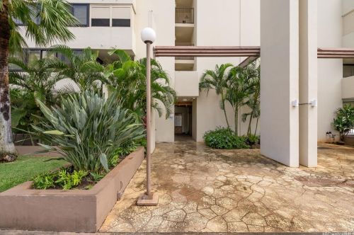 1571 Piikoi St, Honolulu HI 96822-4085 exterior