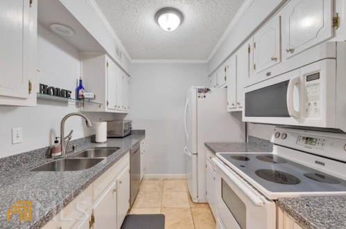 161 Lablanc Way, Atlanta GA  30327-1082 exterior