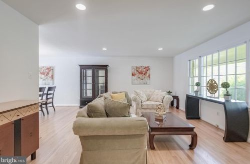 10417 Kinloch Rd, Silver Spring, MD 20903-1512