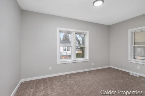 1472 Montgomery Ave, Meskegon MI 49441-1763 exterior