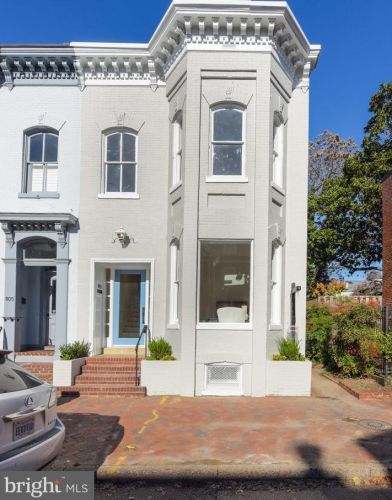 803 Cameron St, Alexandria VA  22314-2410 exterior