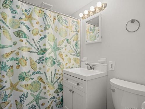 76 Stuart Ave, Norwalk CT 06850-3131 exterior