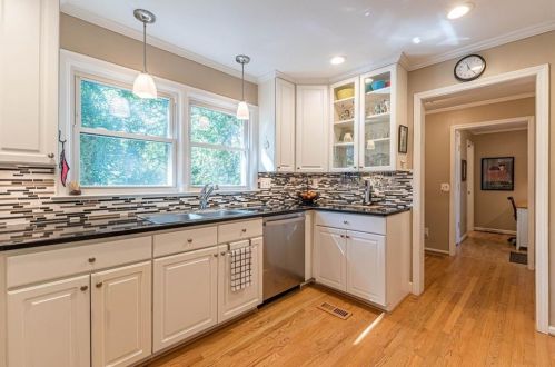 1714 Belle Isle Cir, Atlanta GA 30329-2527 exterior