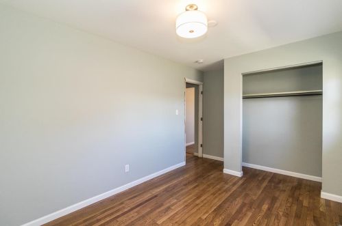 2637 Midland Rdg Dr, Saint Louis MO 63114-1232 exterior