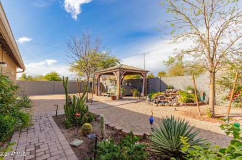 2806 Angela Dr, Phoenix AZ 85032-2049 exterior