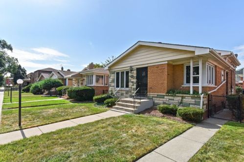 7818 Wabash Ave, Chicago, IL 60619-2323