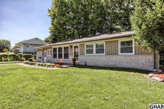 31 Grandview Rd, Hummelstown, PA 17036-9121