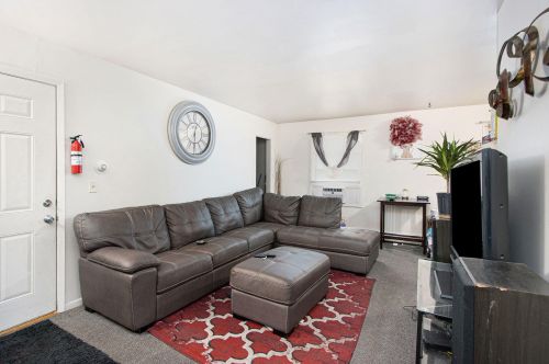 1304 Douglas Ave, Kalamazoo MI 49007-2227 exterior