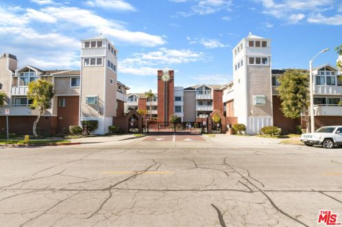 865 B St, Oxnard CA  93030-7193 exterior