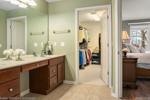 5348 Creekmonte Dr, Rochester MI 48306-4793 exterior