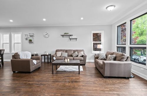 2419 Carmen Ave, Chicago IL  60625-2605 exterior