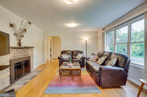 708 Forest Glen Rd, Silver Spring MD  20901-2210 exterior