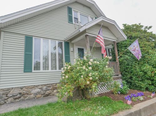 80 Farrar Ave, Worcester, MA 01604-3220