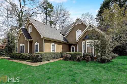 110 Majestic Oaks Way, Atlanta, GA 30331-2044