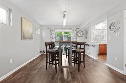 5015 Broad St, Pittsburgh PA  15224-2403 exterior