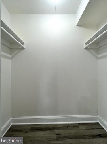 5910 Brookview Dr, Alexandria VA 22310-1819 exterior