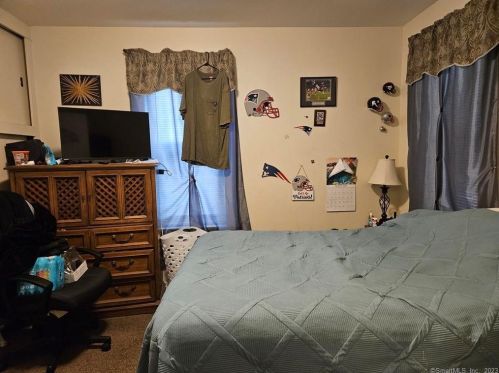 99 School St, Killingly CT 06239-3022 exterior