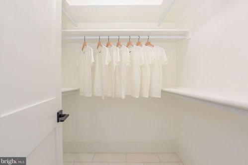 803 Cameron St, Alexandria VA  22314-2410 exterior