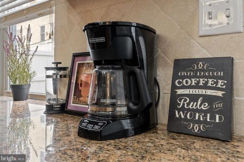 1019 19 St, Philadelphia PA 19146-2938 exterior