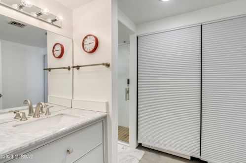 8731 Old Spanish Terrace Dr, Tucson AZ  85710-4072 exterior