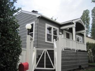 9801 Linden Ave, Seattle WA  98103-3238 exterior