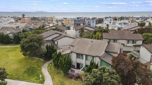 3354 Sunset Ln, Oxnard CA 93035-4128 exterior