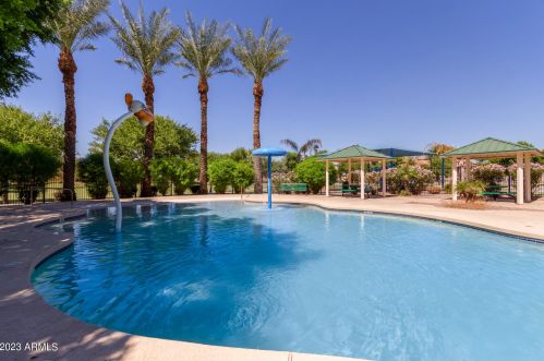 2020 77th Ln, Phoenix AZ  85035-5122 exterior