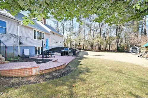 21 Nursery Rd, Huntington Station NY 11747-1028 exterior