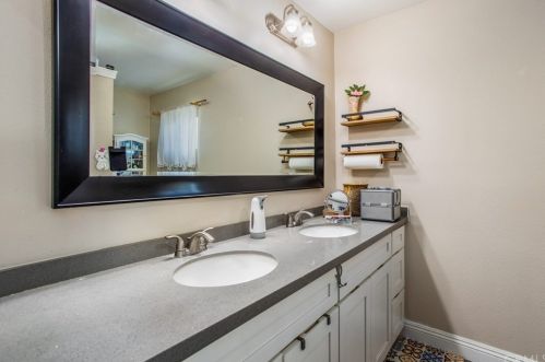 805 Un Ave, Fullerton CA 92831-2734 exterior