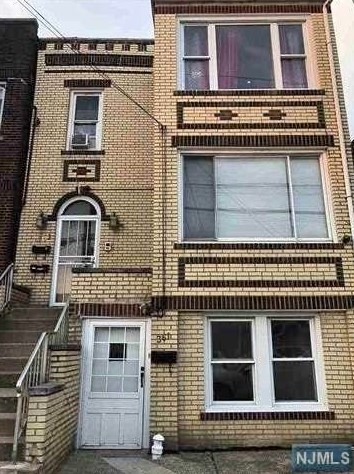361 Jersey Ave, Fairview NJ 07022-1204 exterior