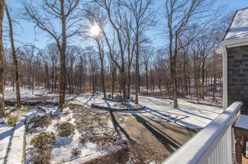 8 Indian Rock Pl, Wilton CT 06897-1540 exterior