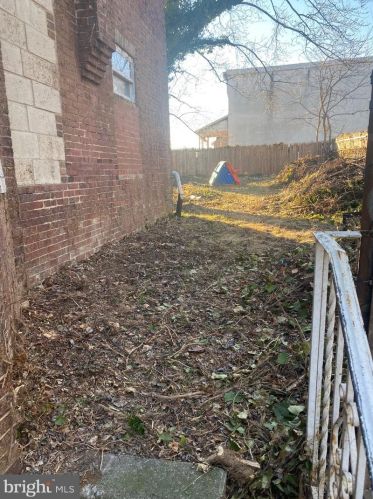 120 6 St, Darby PA 19023-2306 exterior