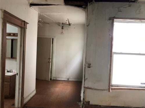 1812 Harding Ave, Chicago IL 60647-4613 exterior