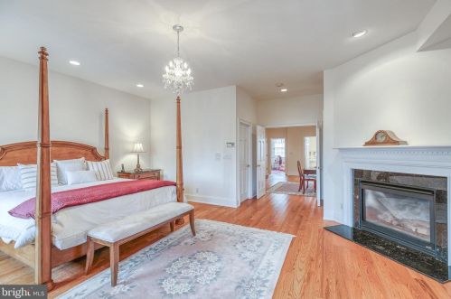 124 Bainbridge St, Philadelphia PA 19147-1866 exterior