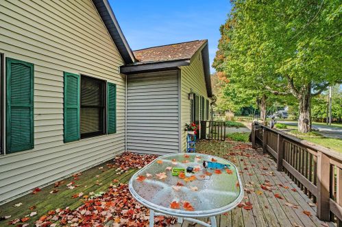 224 Elizabeth St, Sylvan Beach MI 49461-1311 exterior