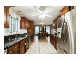 633 Aquidneck Ave, Middletown, RI 02842-5681