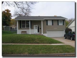4209 Pineview Dr, Cedar Rapids IA  52402-1710 exterior