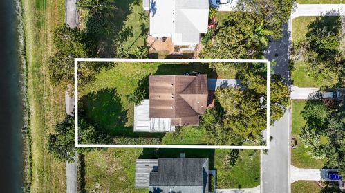 5388 Courtney Cir, Boynton Beach FL 33472-1249 exterior