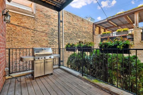 2140 Racine Ave, Chicago IL  60614-4002 exterior