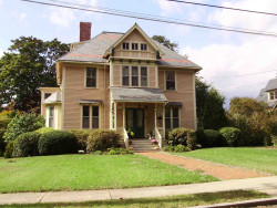 79 Fountain St, Newton, MA 02465-3022