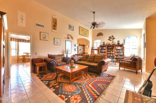 64320 Greenbelt Ln, Tucson, AZ 85739-1202