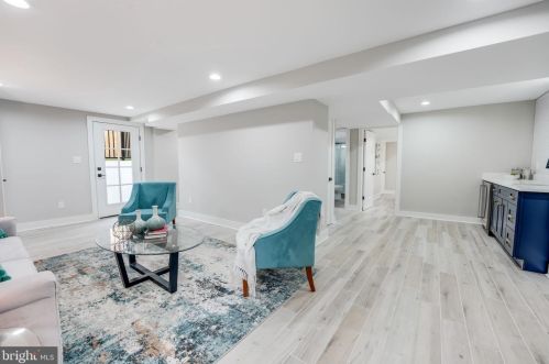 1505 Crestwood Dr, Alexandria VA  22302-2303 exterior