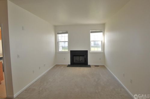 607 Evergreen Ct, New Brunswick NJ 08902-2337 exterior