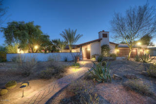 4611 Onyx Ave, Phoenix AZ  85028-4208 exterior